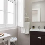 Elite House